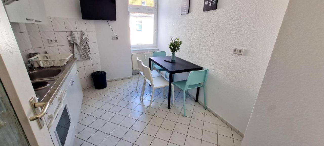 Cozy 2 Room Apartment In Magdeburg Luaran gambar