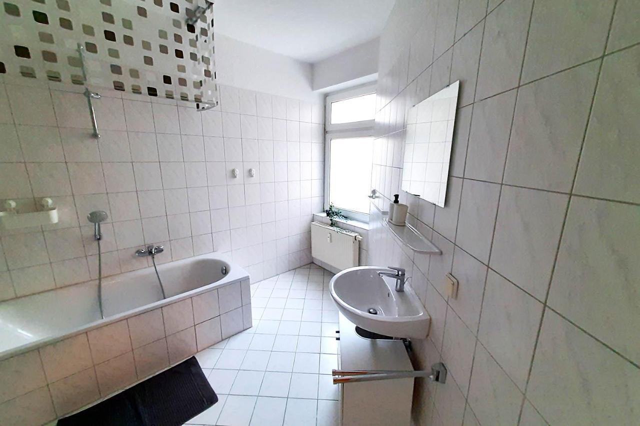 Cozy 2 Room Apartment In Magdeburg Luaran gambar