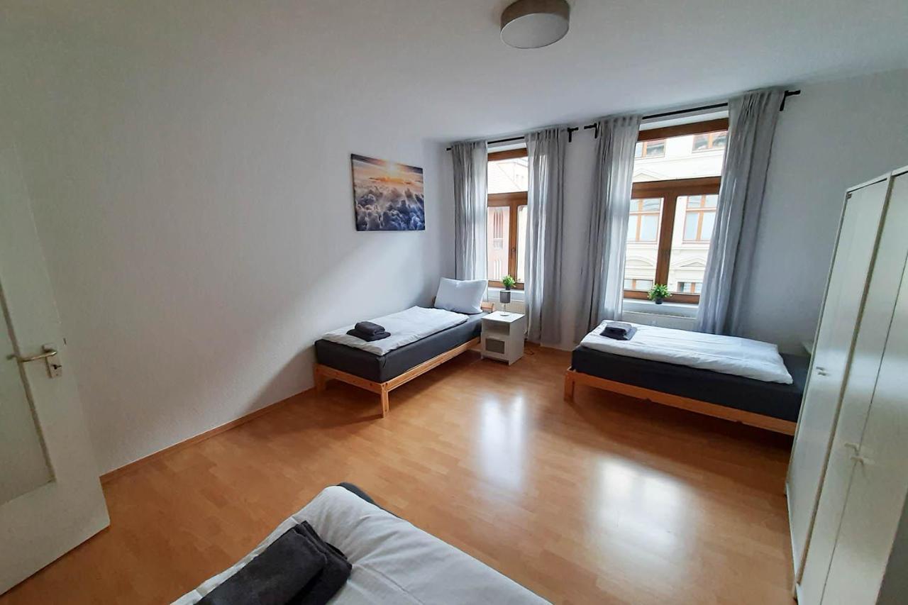 Cozy 2 Room Apartment In Magdeburg Luaran gambar