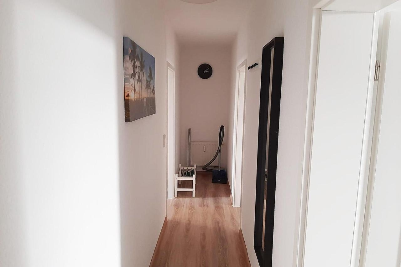 Cozy 2 Room Apartment In Magdeburg Luaran gambar