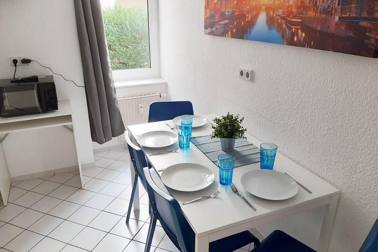 Cozy 2 Room Apartment In Magdeburg Luaran gambar